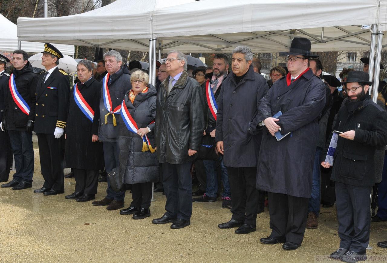 Cérémonie Place Paul Mistral Grenoble