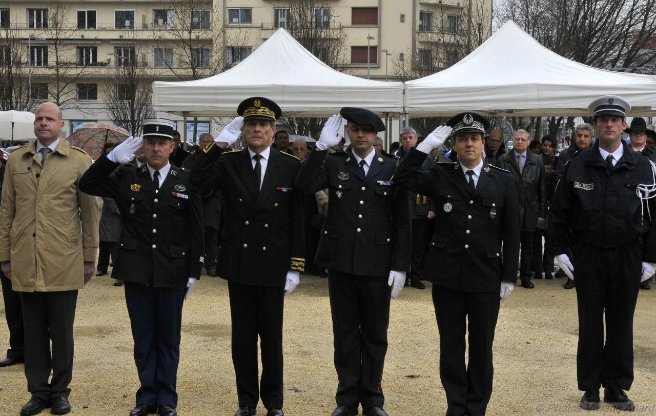 Cérémonie Place Paul Mistral Grenoble