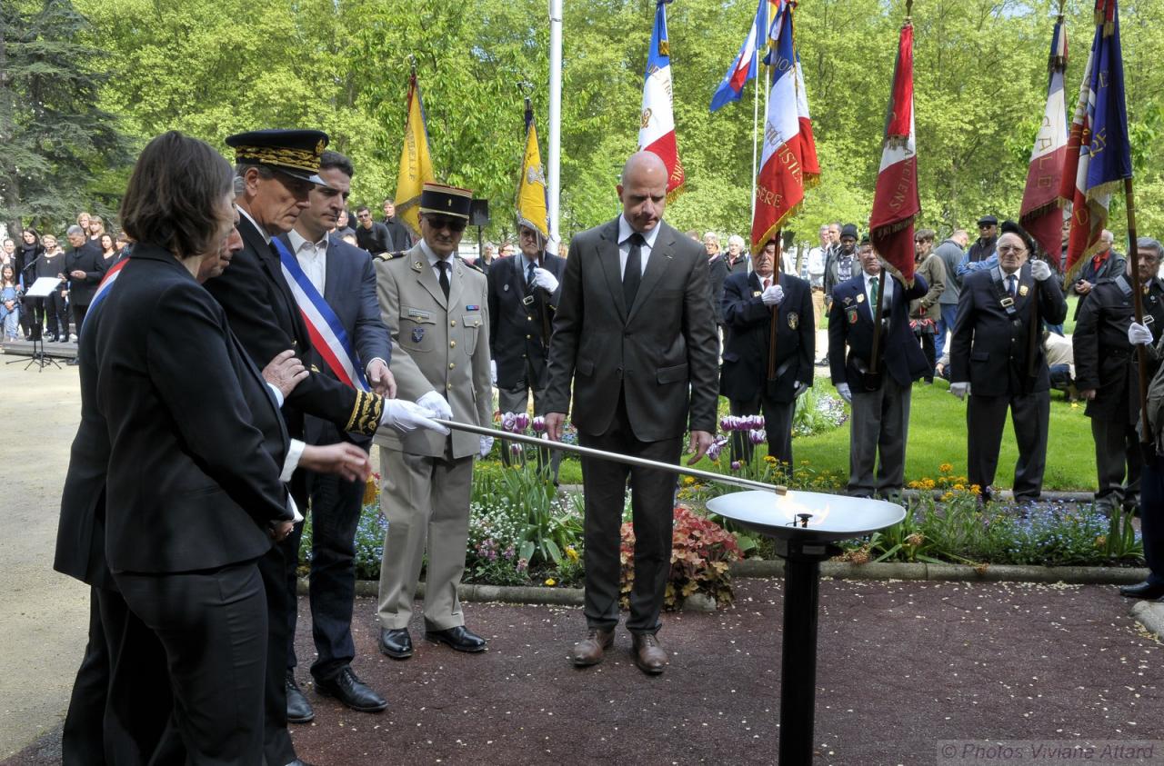  Photos Viviane Attard